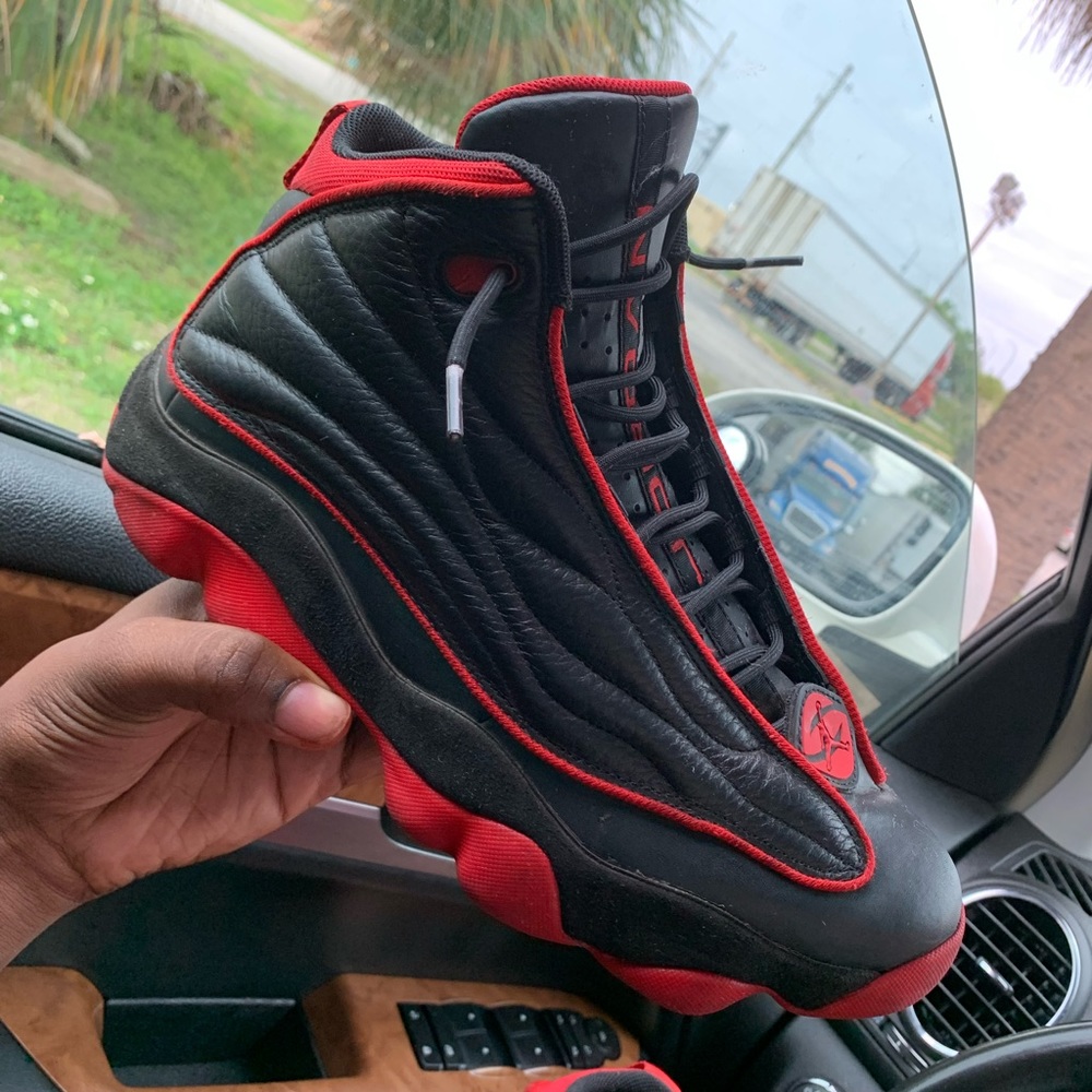 “ USED” Jordan pro strong’s size 11 , black & red color